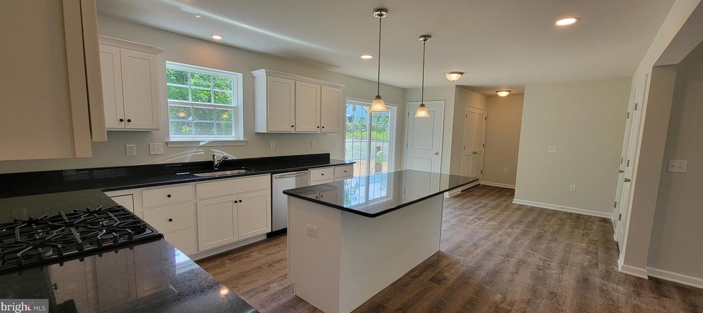 204 High St, Glendora, NJ 08029-1253