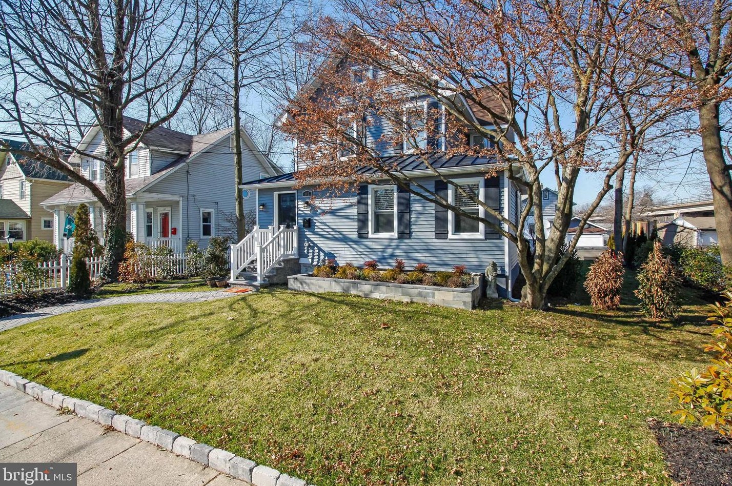105 W Crystal Lake Ave, Camden, NJ 08106