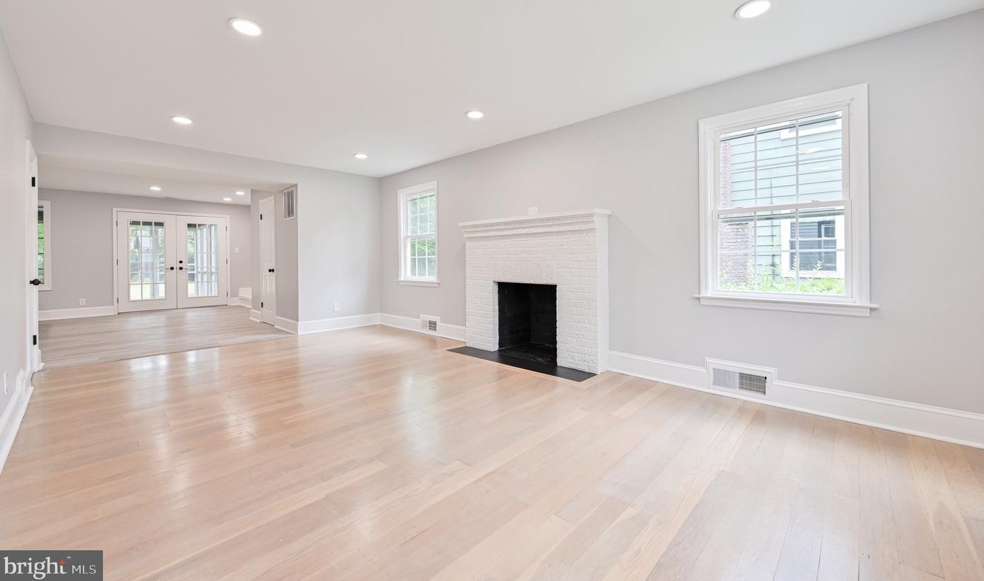 255 Hopkins Rd, Tavistock, NJ 08033