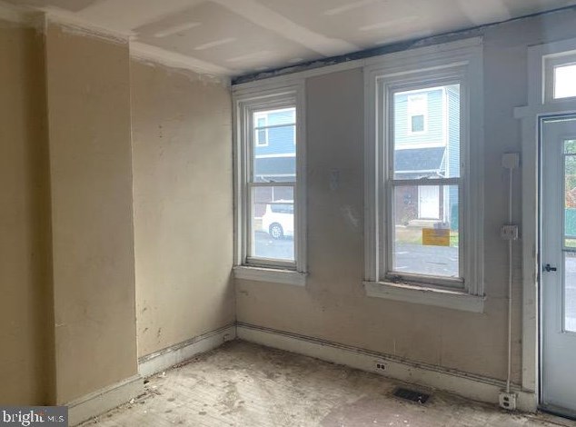 211 3rd St, Gloucester, NJ 08030