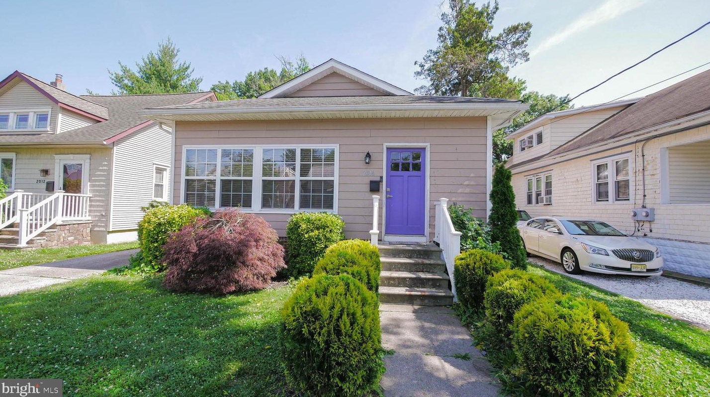 2016 W High St, Haddon Heights, NJ 08035