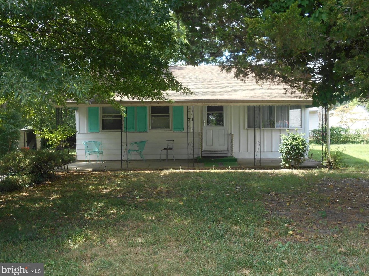 31 Phoenix Ave, Lawnside, NJ 08045-1523