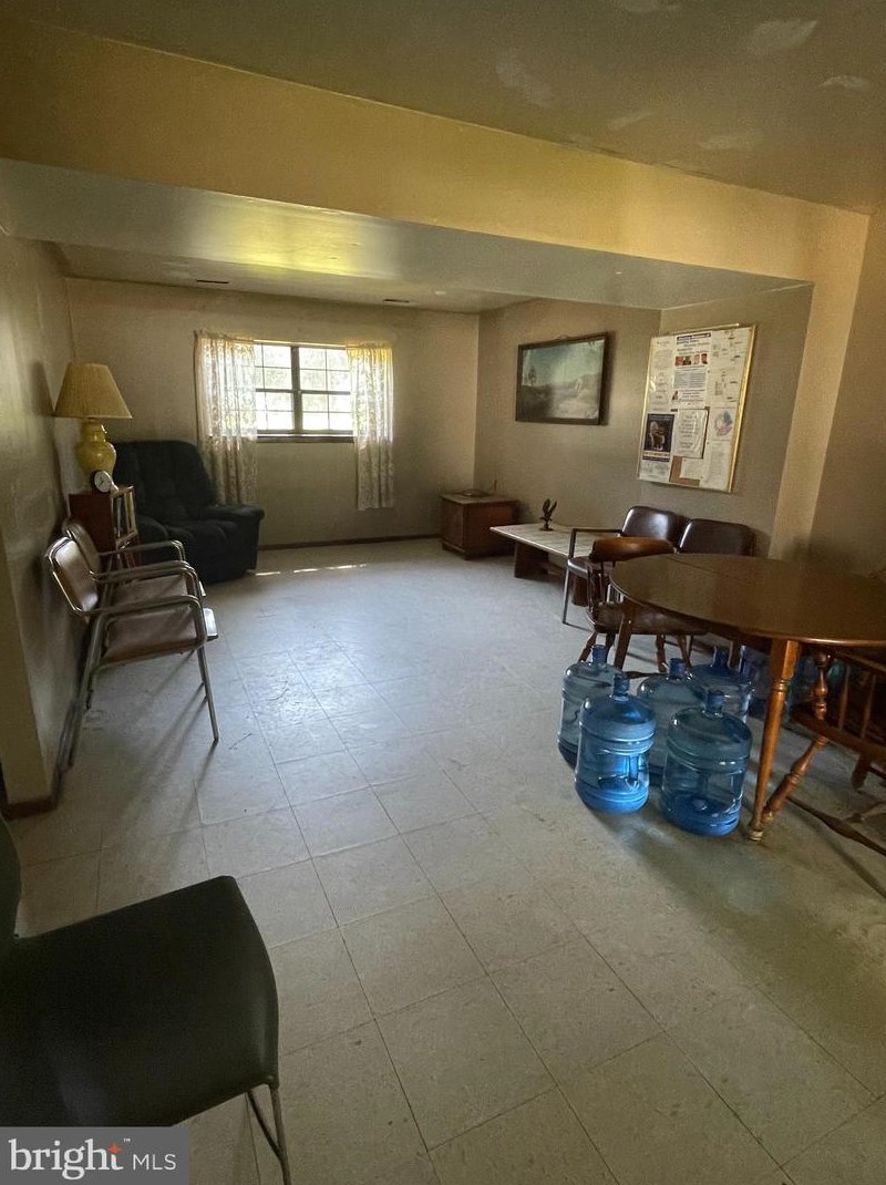 37 Pinehurst Dr, Waterford Township NJ 08004-2200 exterior