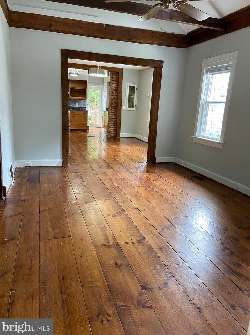 717 Wood Ln, Tavistock, NJ 08033
