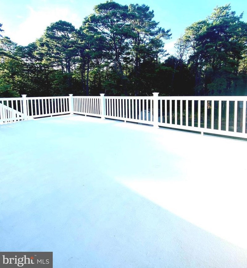 826 Plymouth Dr, Waterford Township NJ exterior