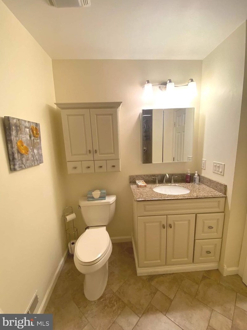 826 Plymouth Dr, Waterford Township NJ exterior