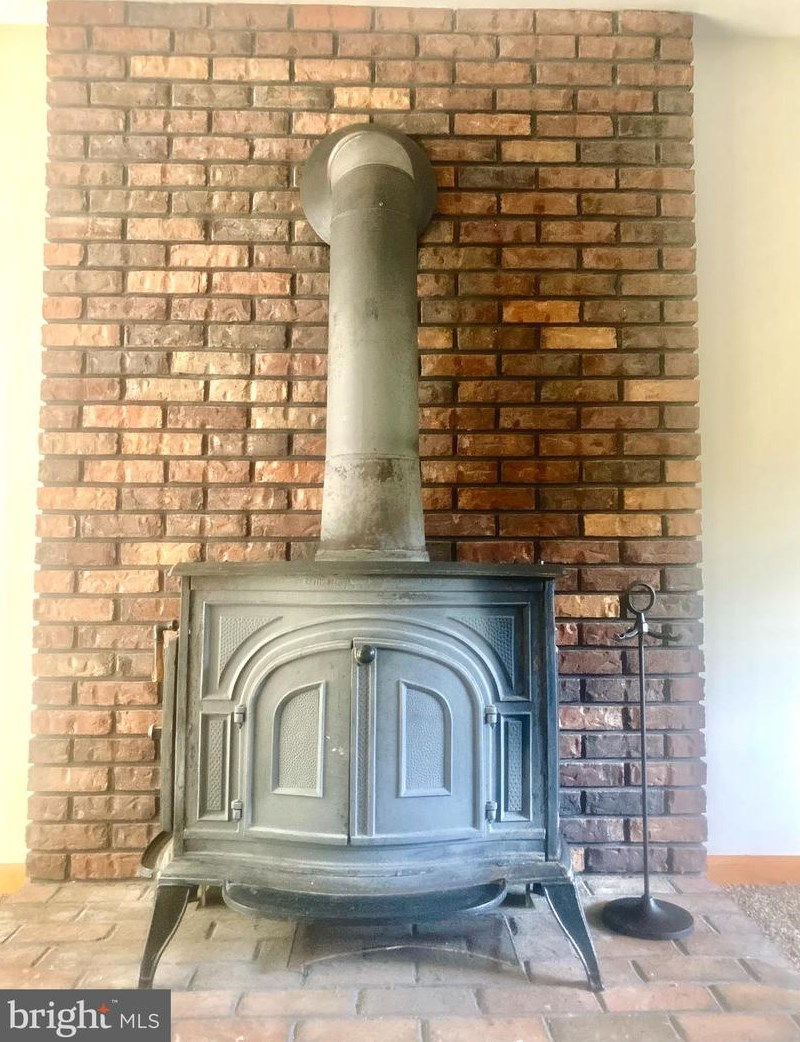 826 Plymouth Dr, Waterford Township NJ exterior