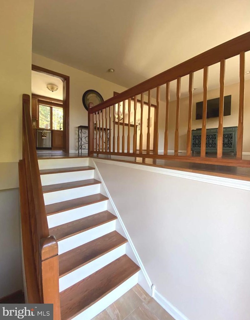 826 Plymouth Dr, Waterford Township NJ exterior