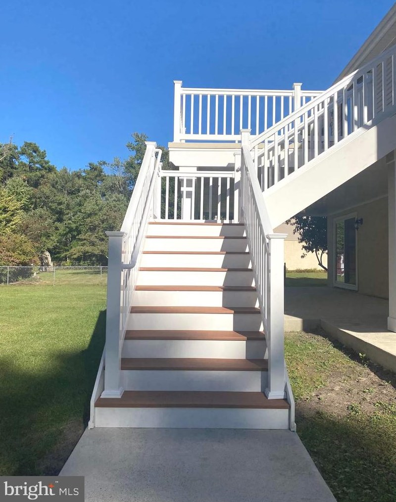 826 Plymouth Dr, Waterford Township NJ exterior