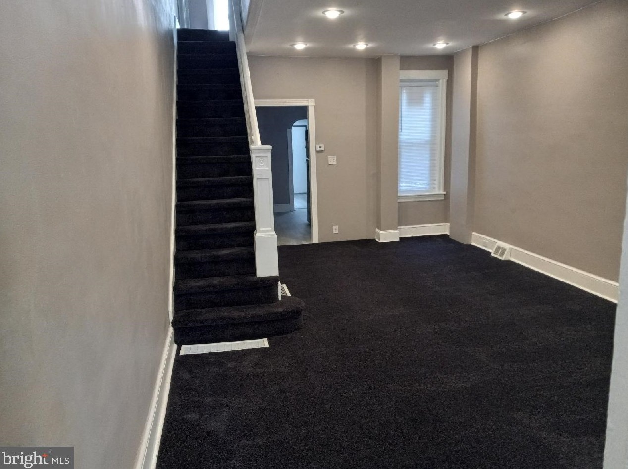 422 Viola St, Camden, NJ 08104