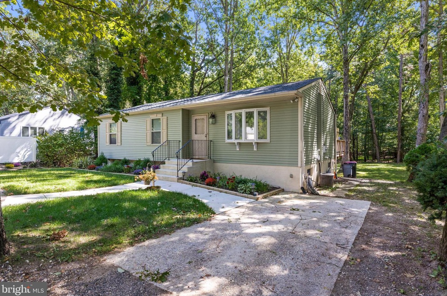 225 Hickstown Rd, Erial, NJ 08081