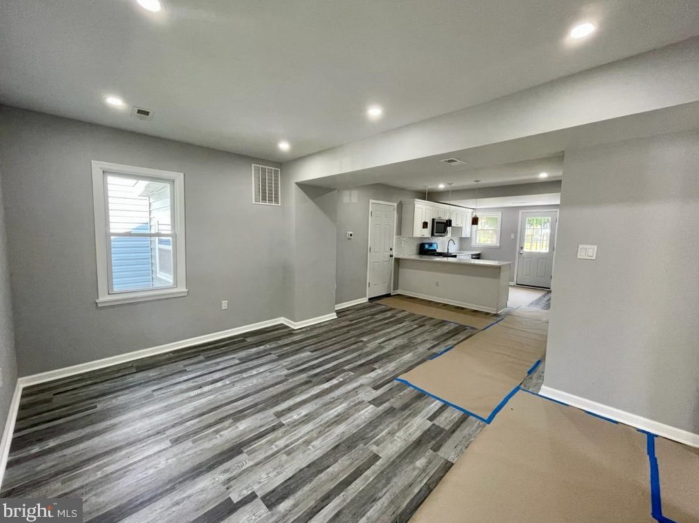 211 W Lake Ave, Blenheim, NJ 08012