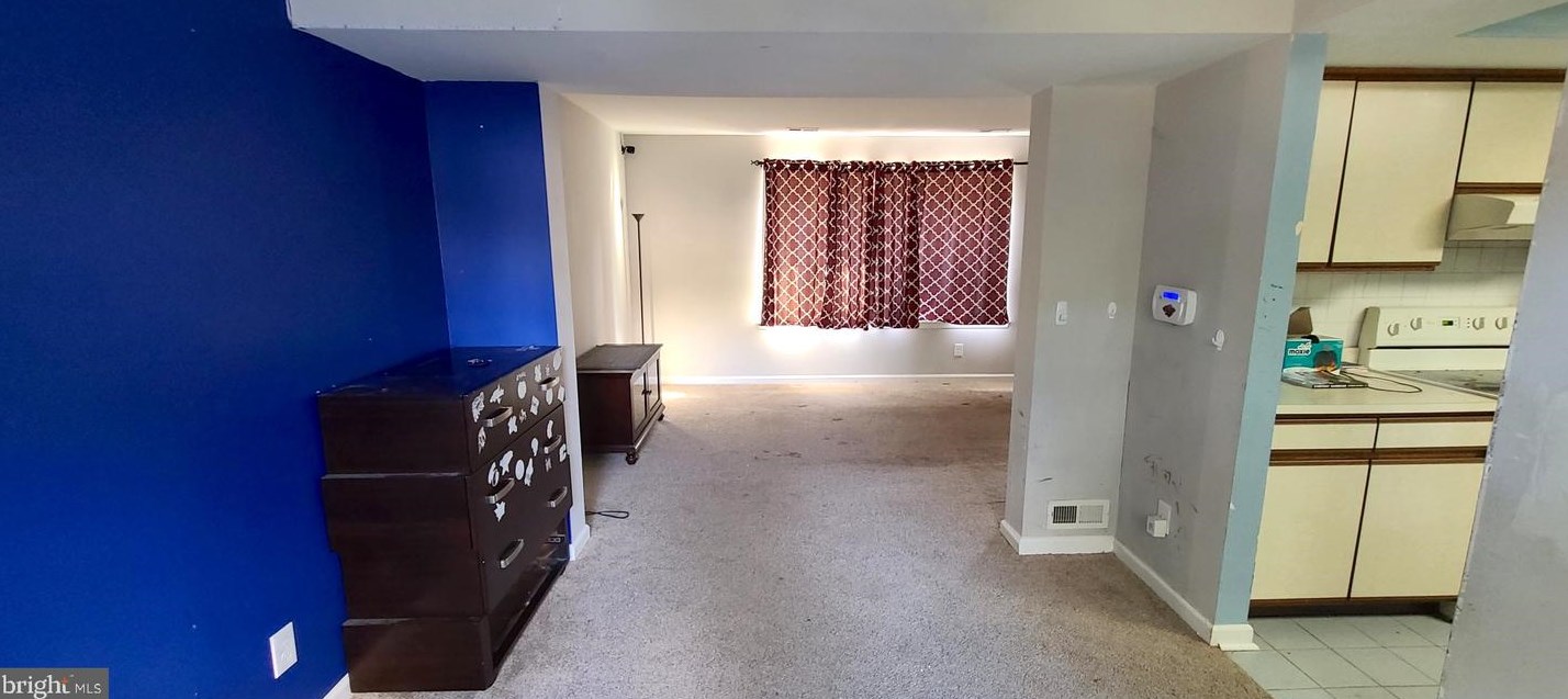 105 Ebbetts Dr, Waterford Township NJ 08004-3020 exterior