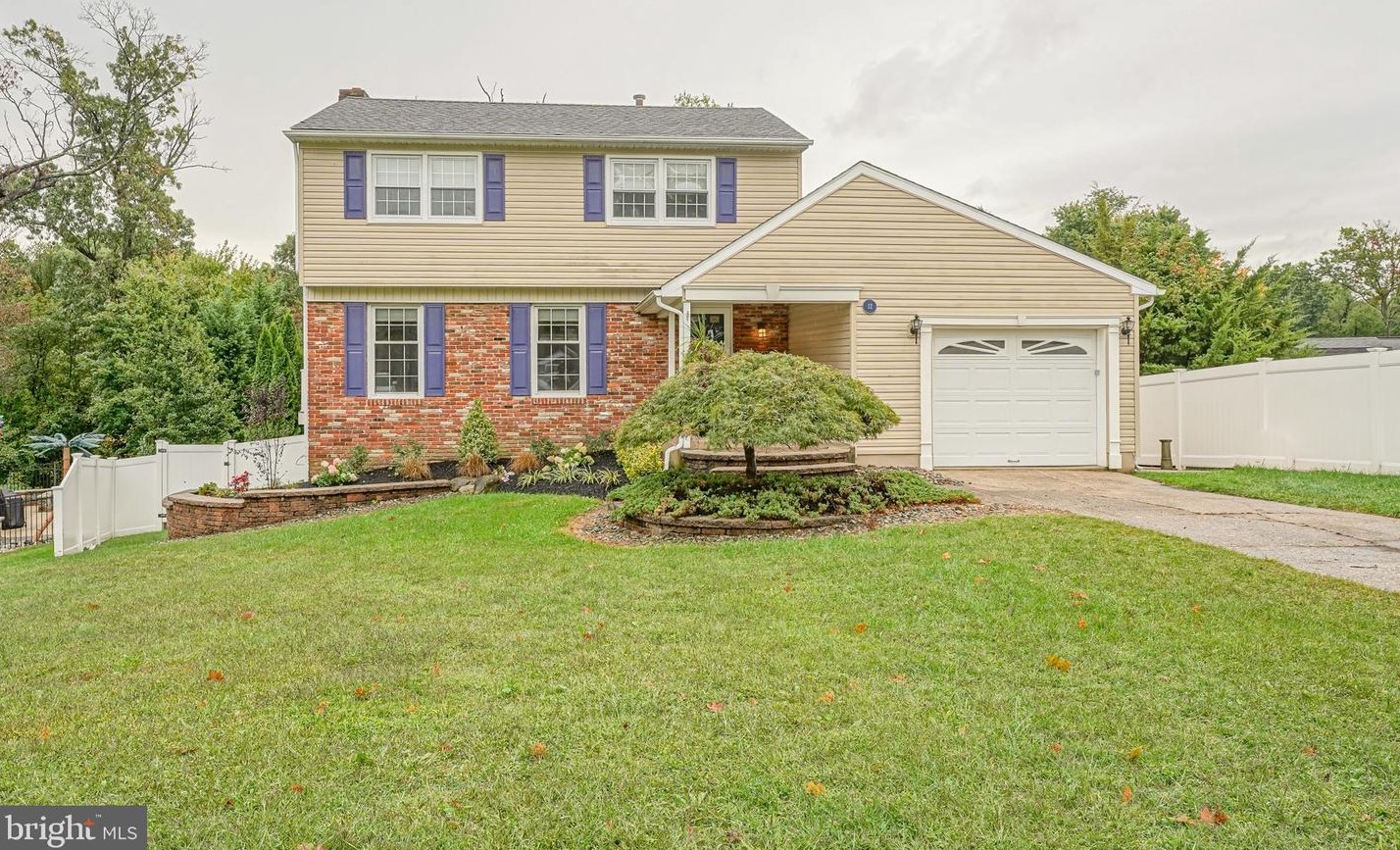 12 Sherwood Ter, Glendora, NJ 08029-1716