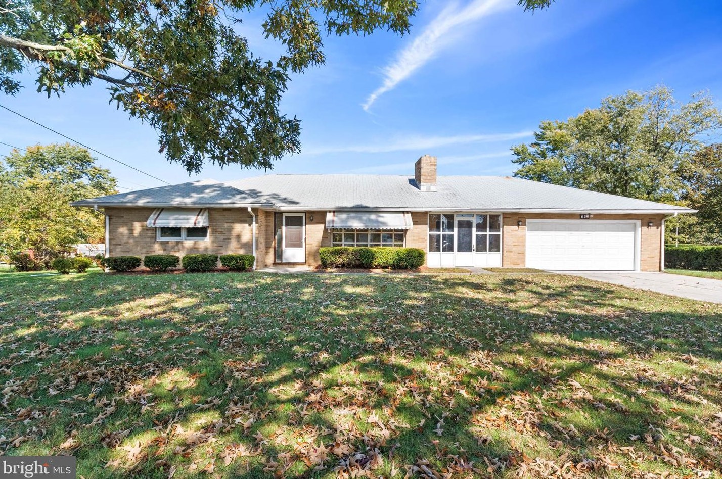 634 S Egg Harbor Rd, Elm, NJ 08037