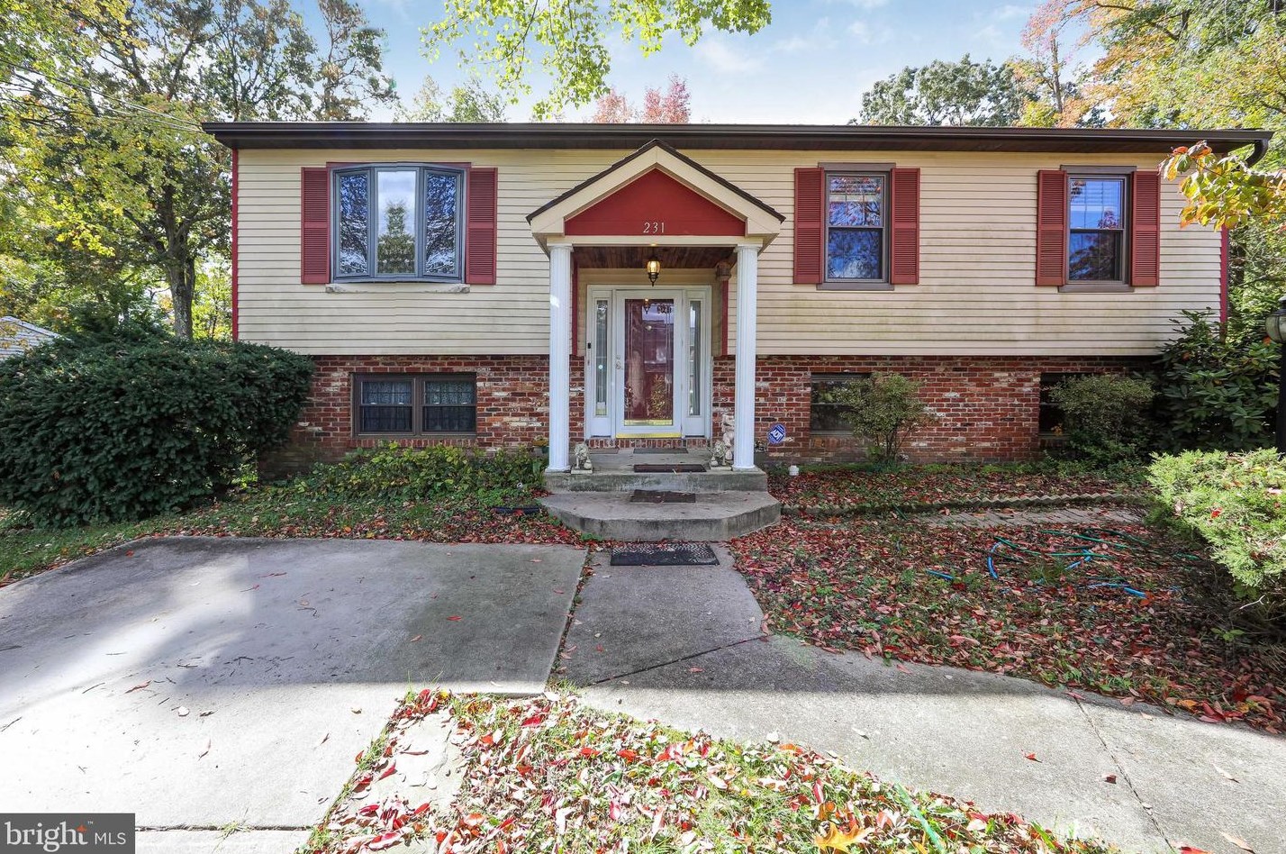 231 Sunset Ave, Waterford Township, NJ 08004-2218
