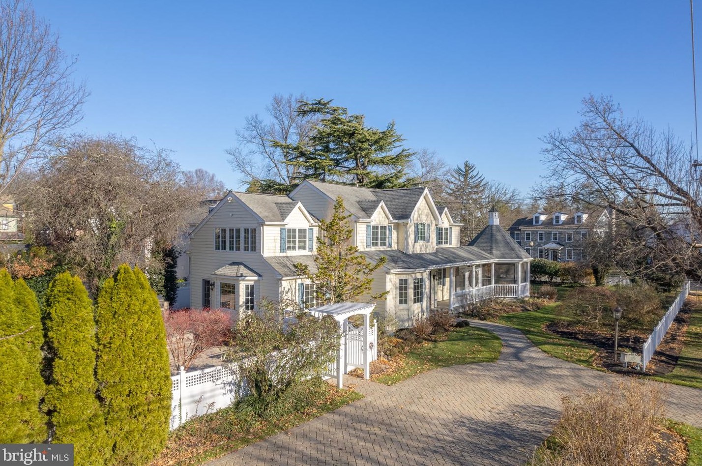 205 Oak Ave, Tavistock, NJ 08033