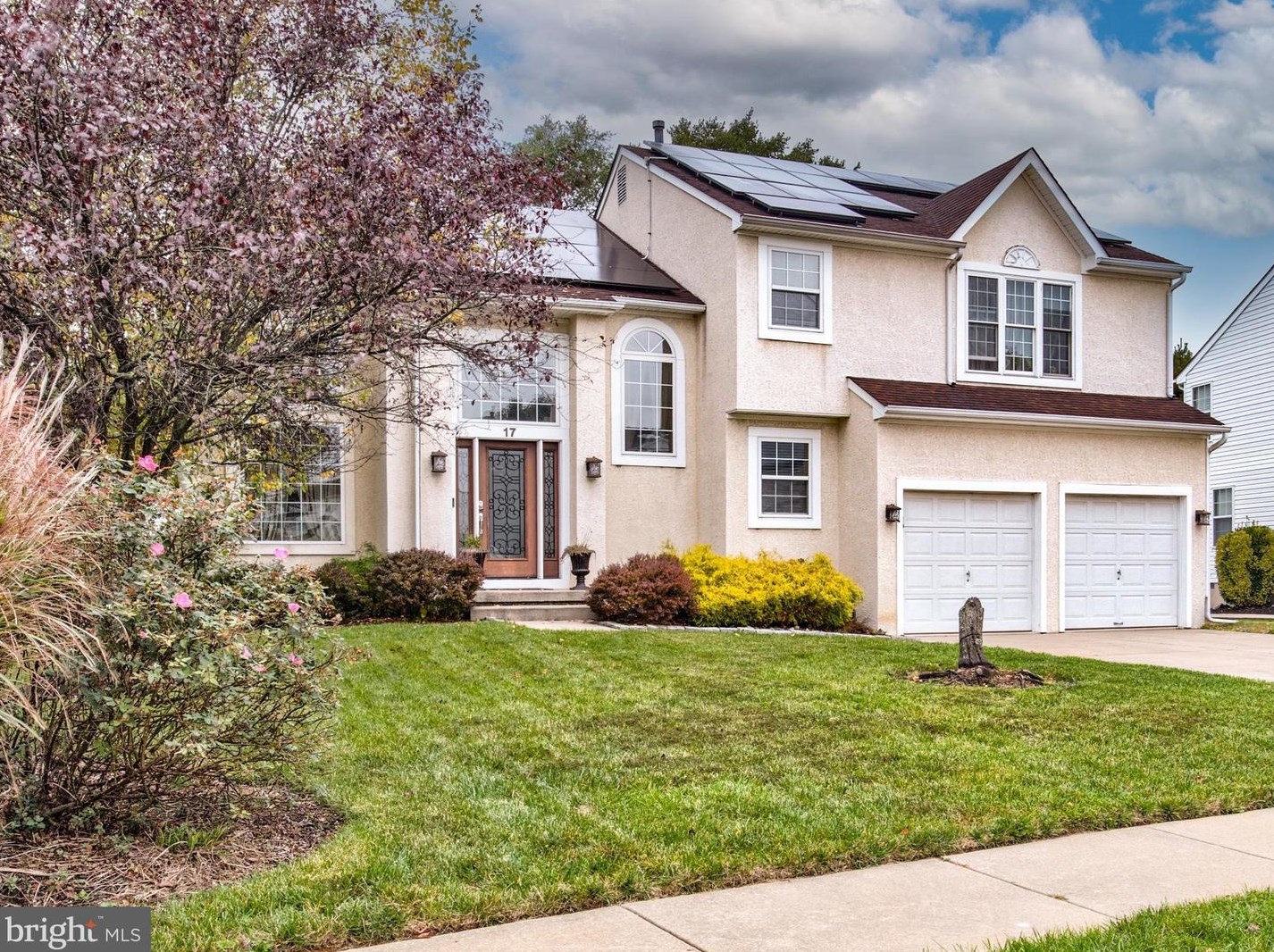 17 Sandstone Dr, Erial, NJ 08081