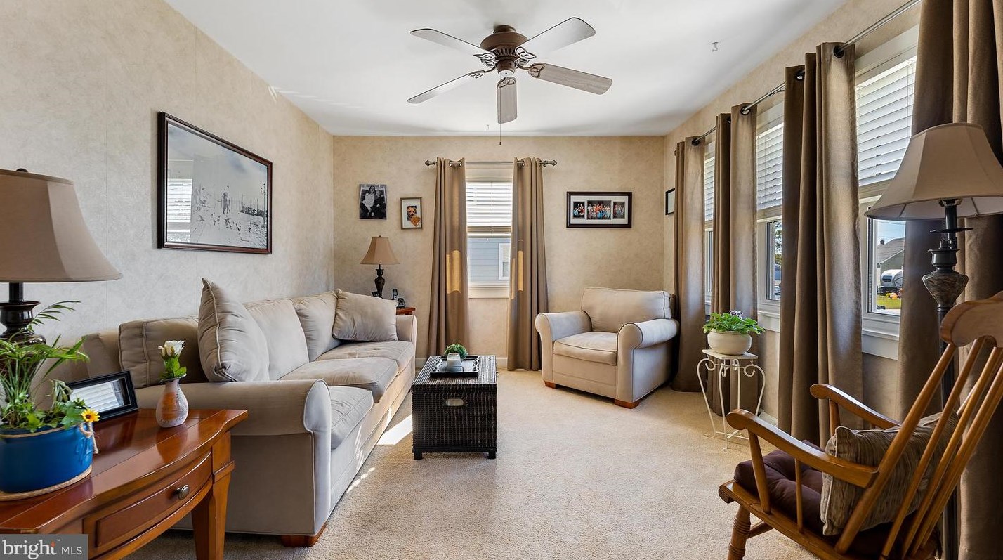305 Salem Ave, Gloucester, NJ 08031