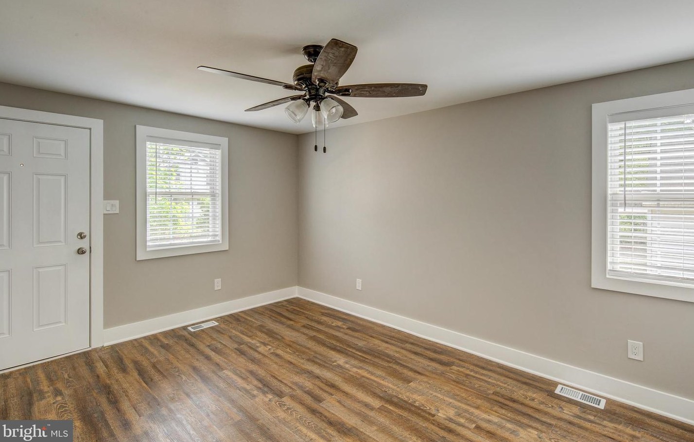 412 S Charleston Ave #a, Lawnside, NJ 08045