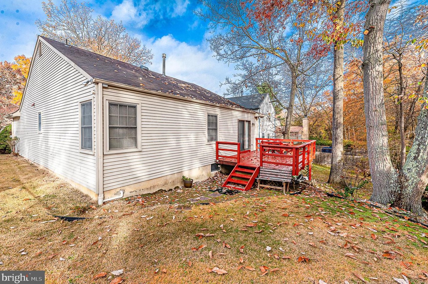 5 Woodstream Dr, Waterford Township NJ 08004-2933 exterior