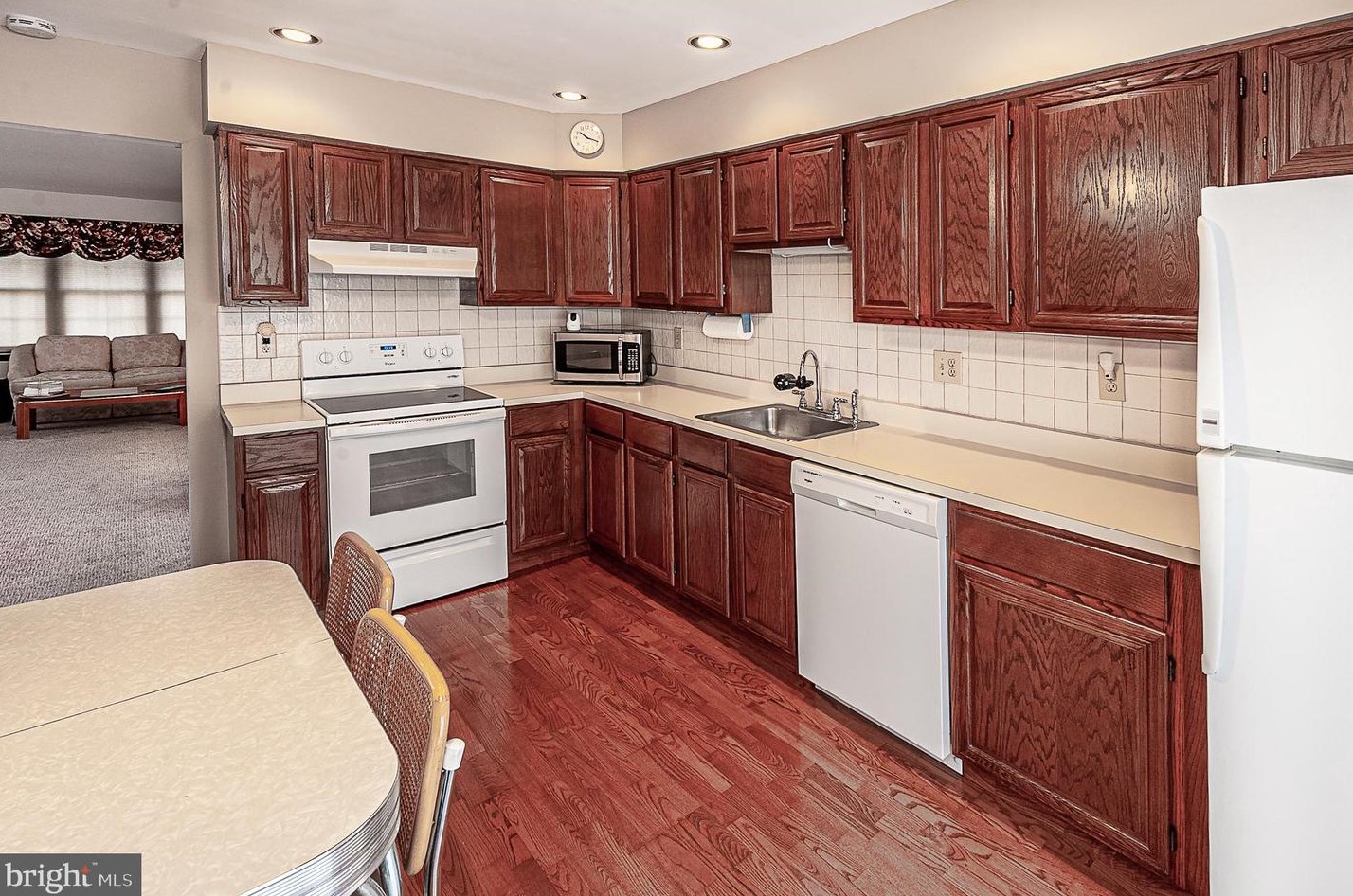 5 Woodstream Dr, Waterford Township NJ 08004-2933 exterior