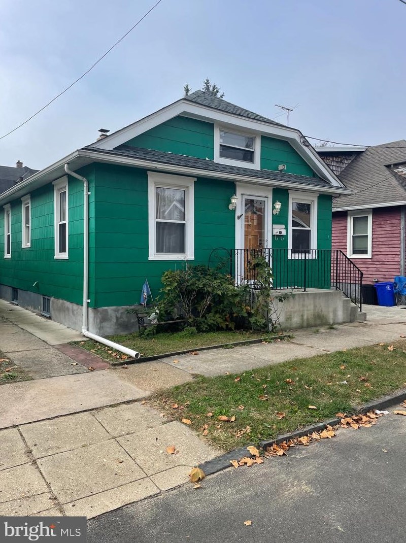 828 Bergen St, Gloucester, NJ 08030