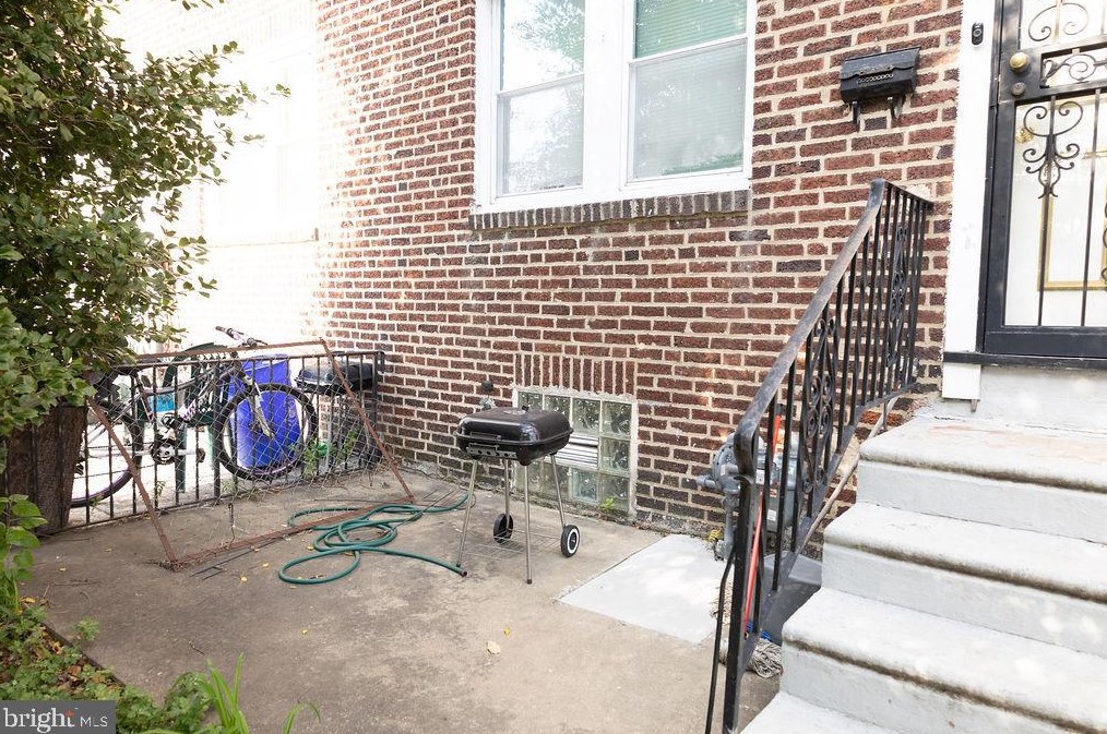 560 Raritan St, Camden, NJ 08105