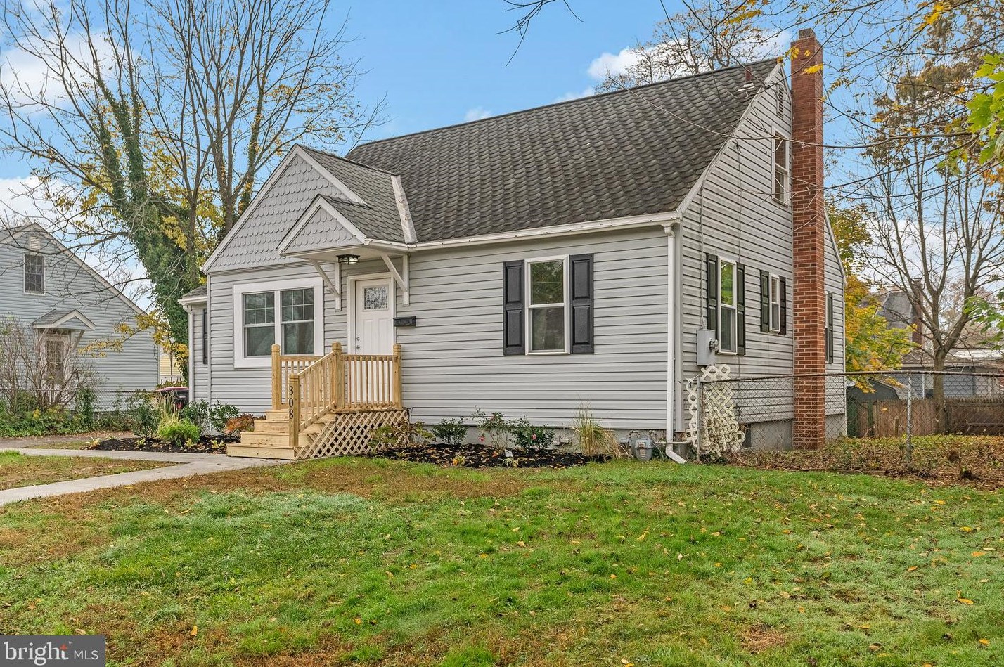308 5th Ave, Glendora, NJ 08029-1427