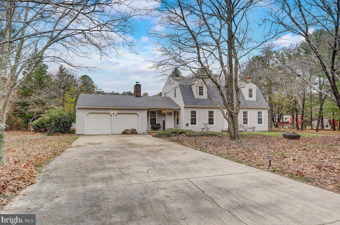 1071 Middle Ave, Waterford, NJ 08089