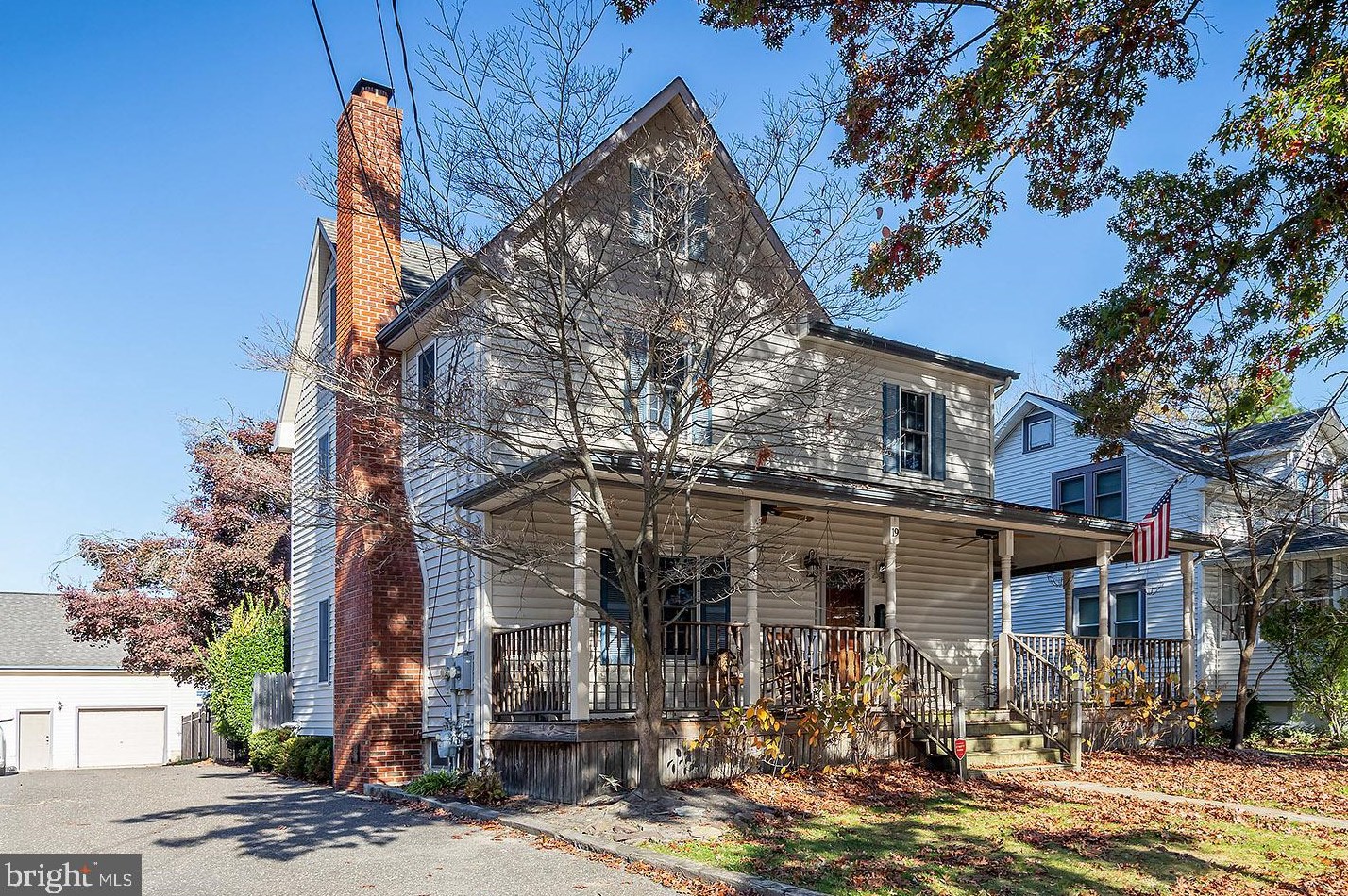 19 Union Ave, Stratford, NJ 08084
