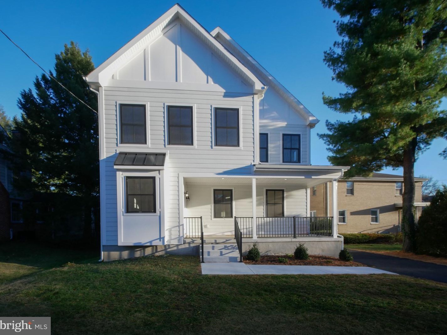 206 Windsor Ave, Tavistock, NJ 08033