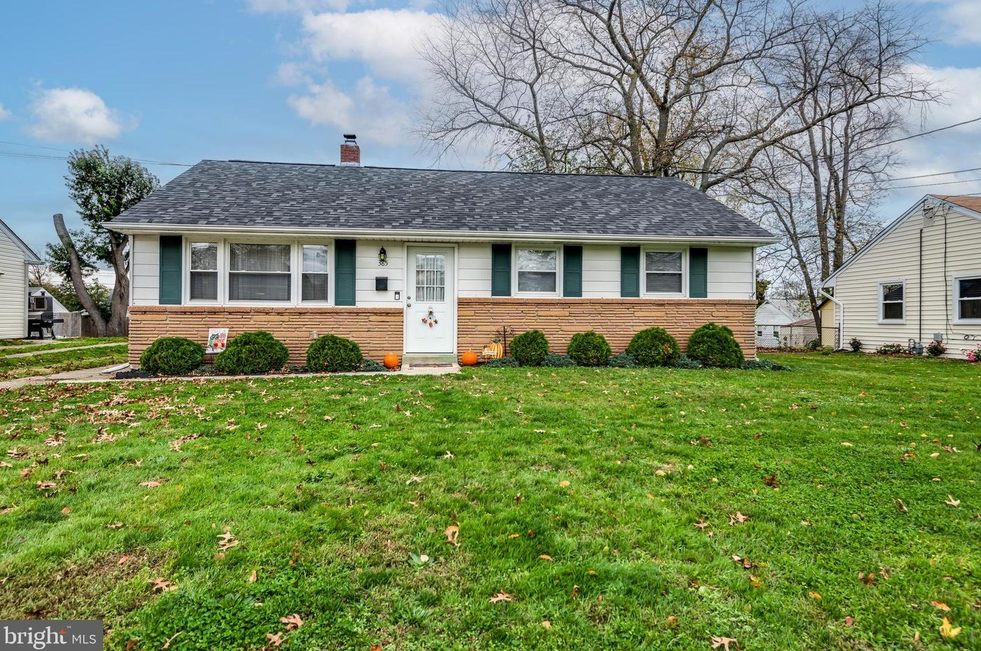 385 Windsor Dr, Gloucester, NJ 08031