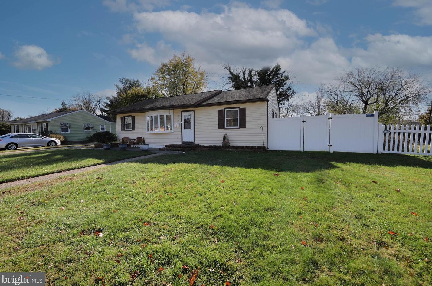 23 Elinor Ave, Stratford, NJ 08084