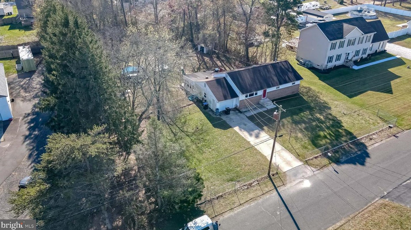 2304 Auburn Ave, Waterford Township NJ 08004-1722 exterior