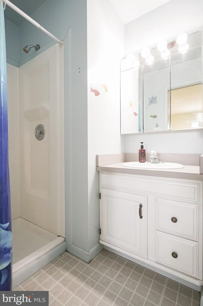 2304 Auburn Ave, Waterford Township NJ 08004-1722 exterior