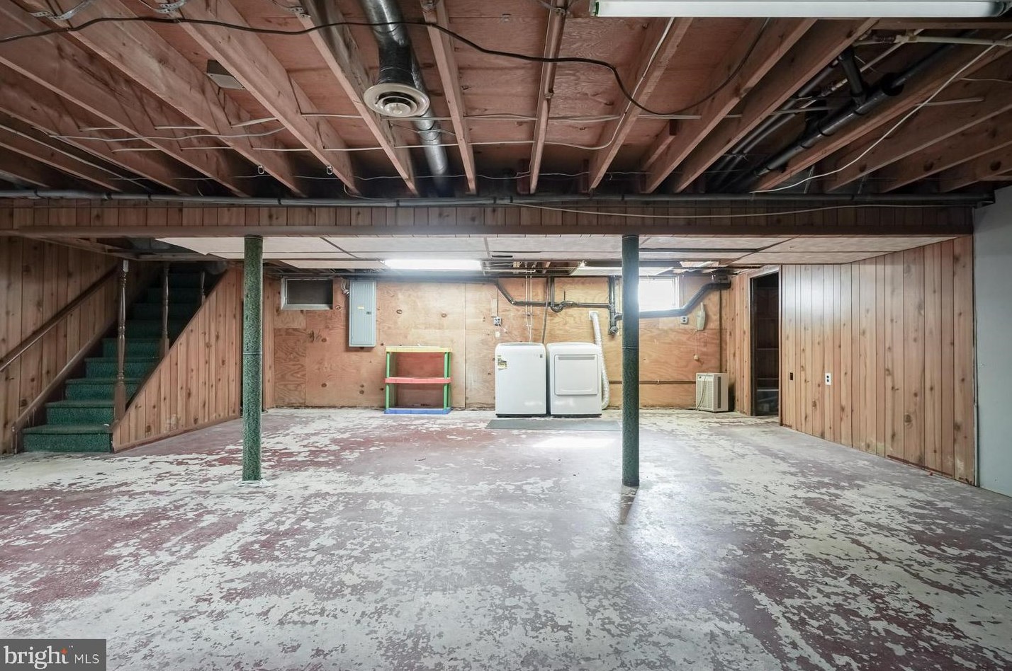 2304 Auburn Ave, Waterford Township NJ 08004-1722 exterior