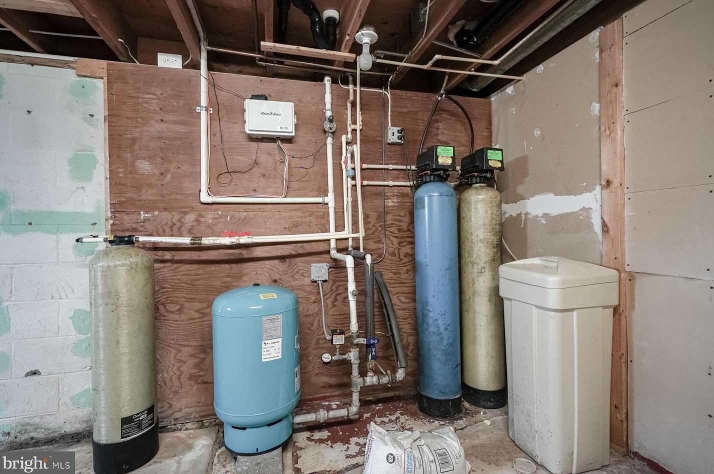 2304 Auburn Ave, Waterford Township NJ 08004-1722 exterior