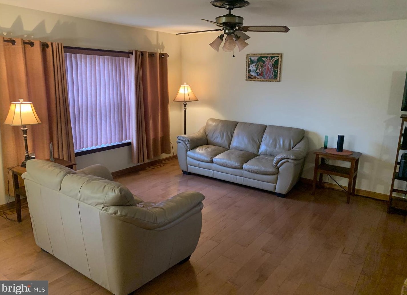 17 Woodshire Dr, Erial, NJ 08081