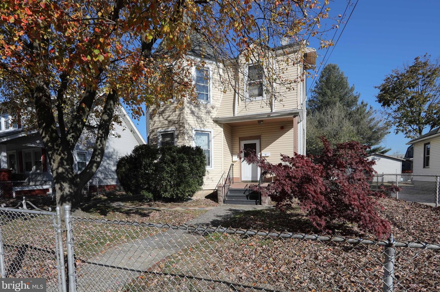 11 E Thompson Ave, Gloucester, NJ 08030