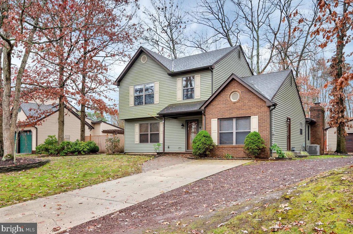 136 Ebbetts Dr, Waterford Township, NJ 08004