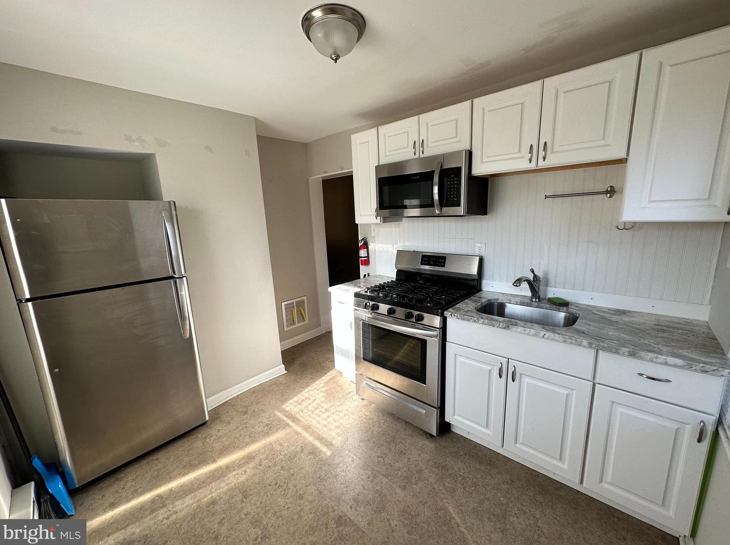 3 Euclid Ave #floor 2, Camden, NJ 08109