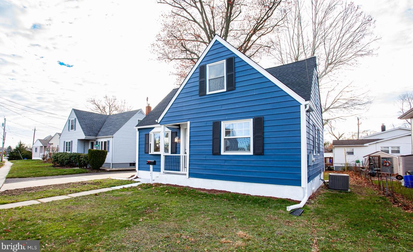 404 S Warwick Rd, Magnolia, NJ 08049