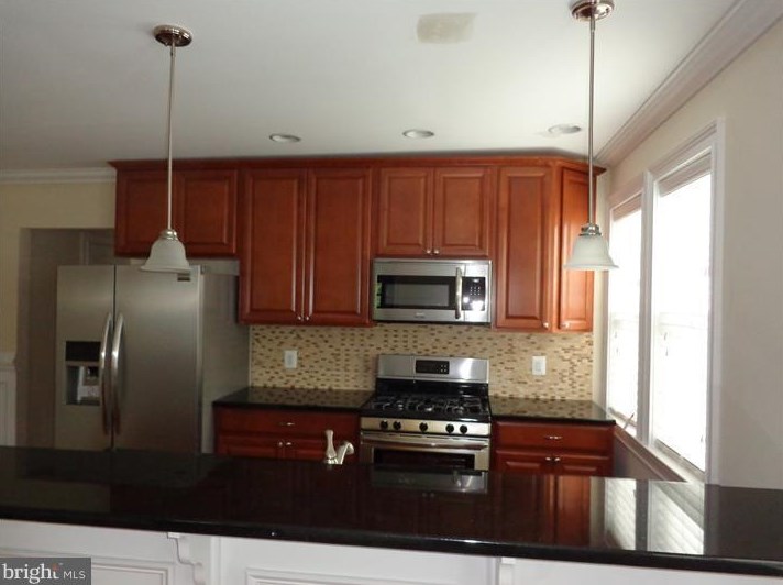 600 Grove St #4, Tavistock, NJ 08033