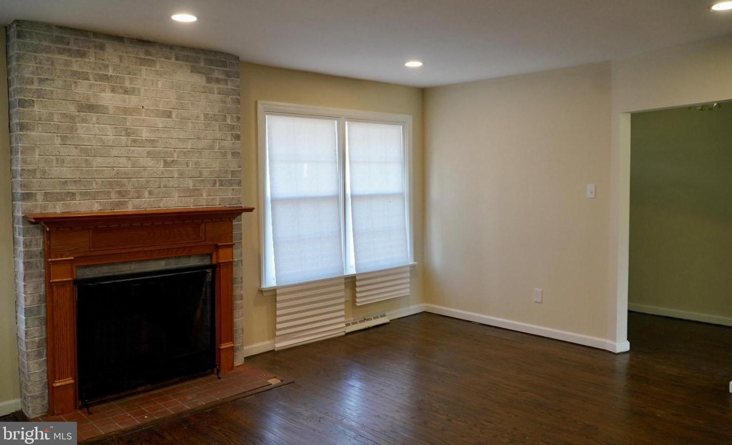 506 Bryant Ave, Magnolia, NJ 08049-1449