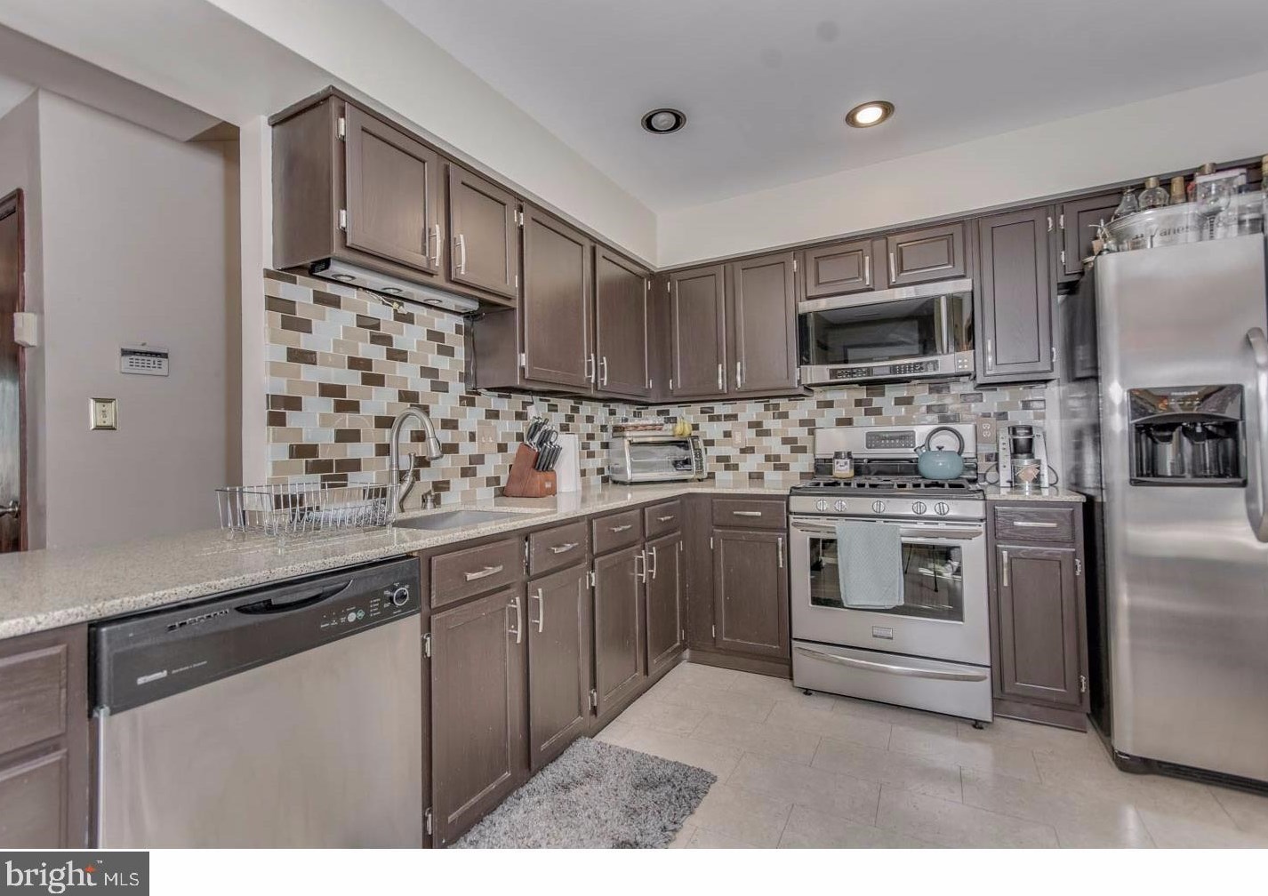 15 Grant Ln, Berlin Boro, NJ 08009
