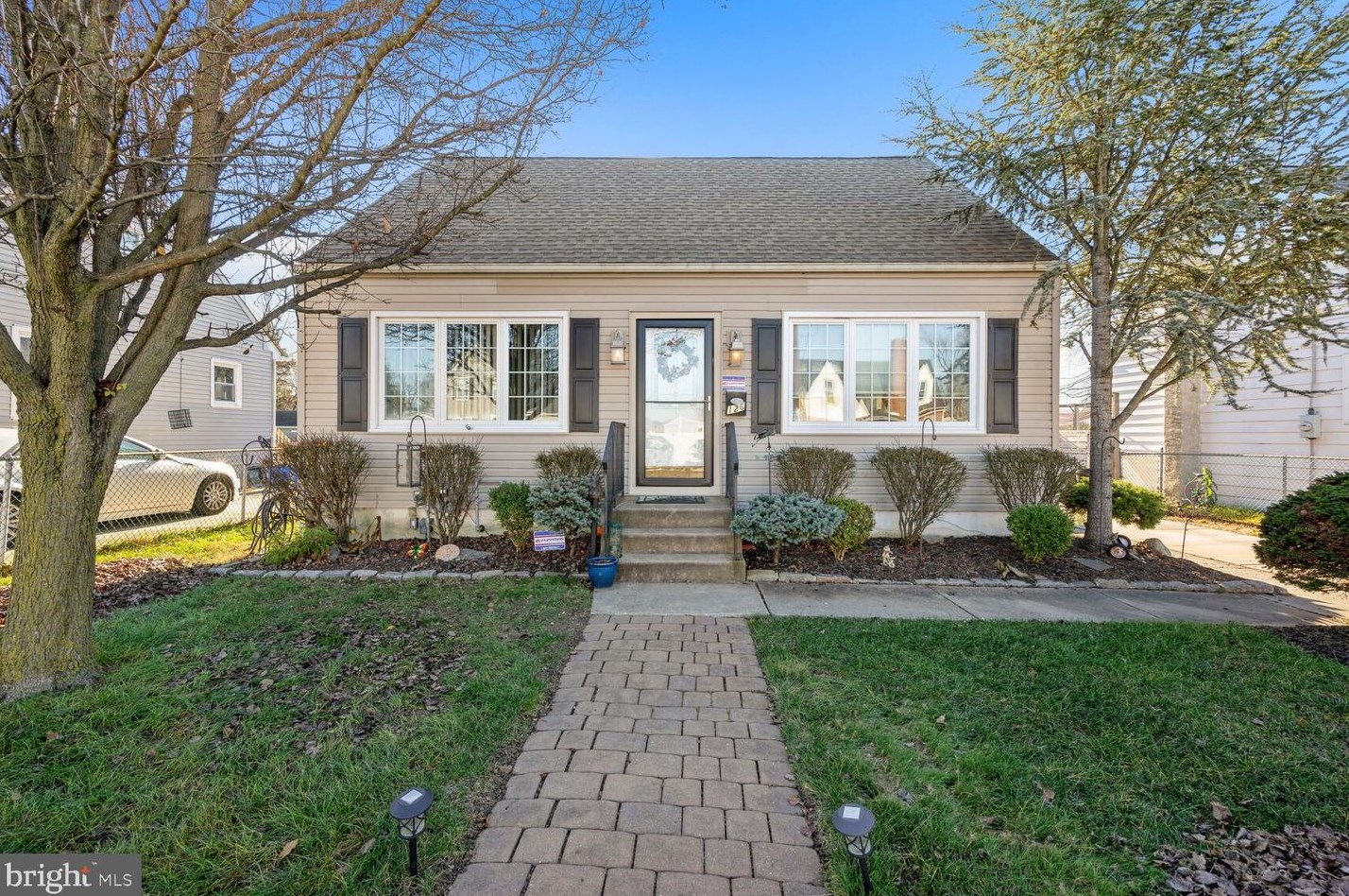 126 E Lafayette Ave, Magnolia, NJ 08049