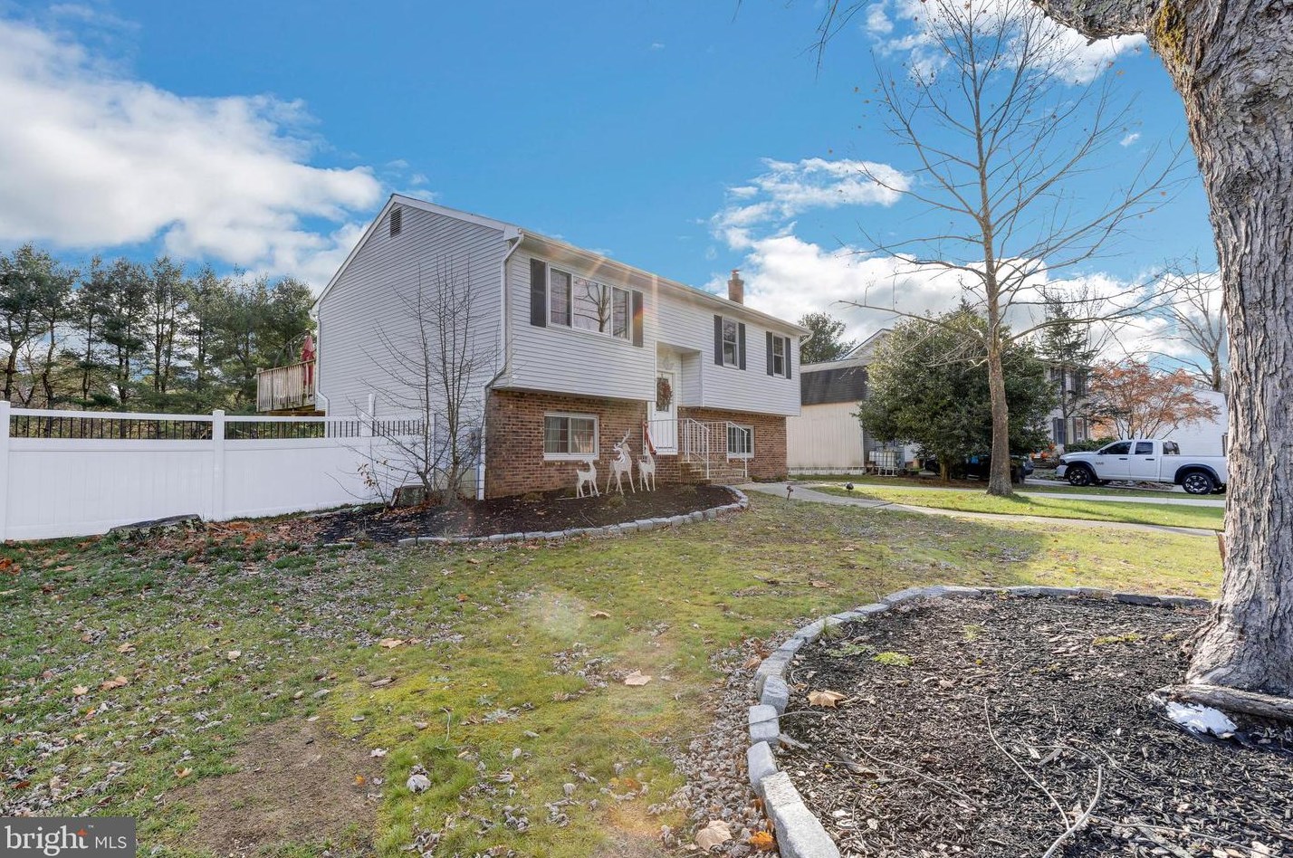 22 Lenore Ct, Elm, NJ 08037-8302
