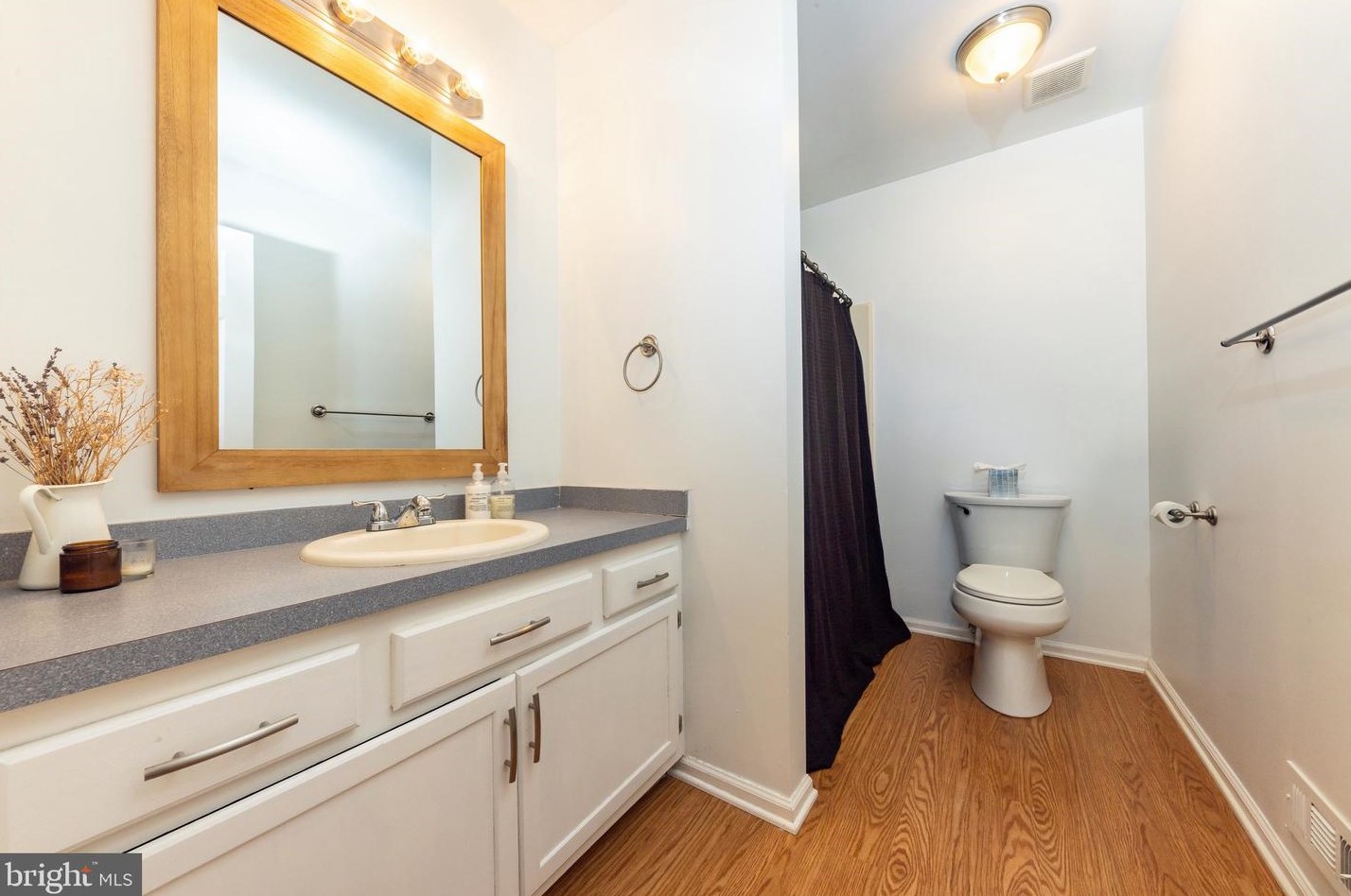 18 Bromley Ct, Waterford Township NJ  08004-2490 exterior