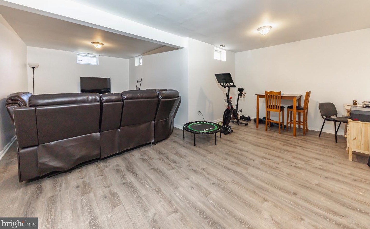 18 Bromley Ct, Waterford Township NJ  08004-2490 exterior